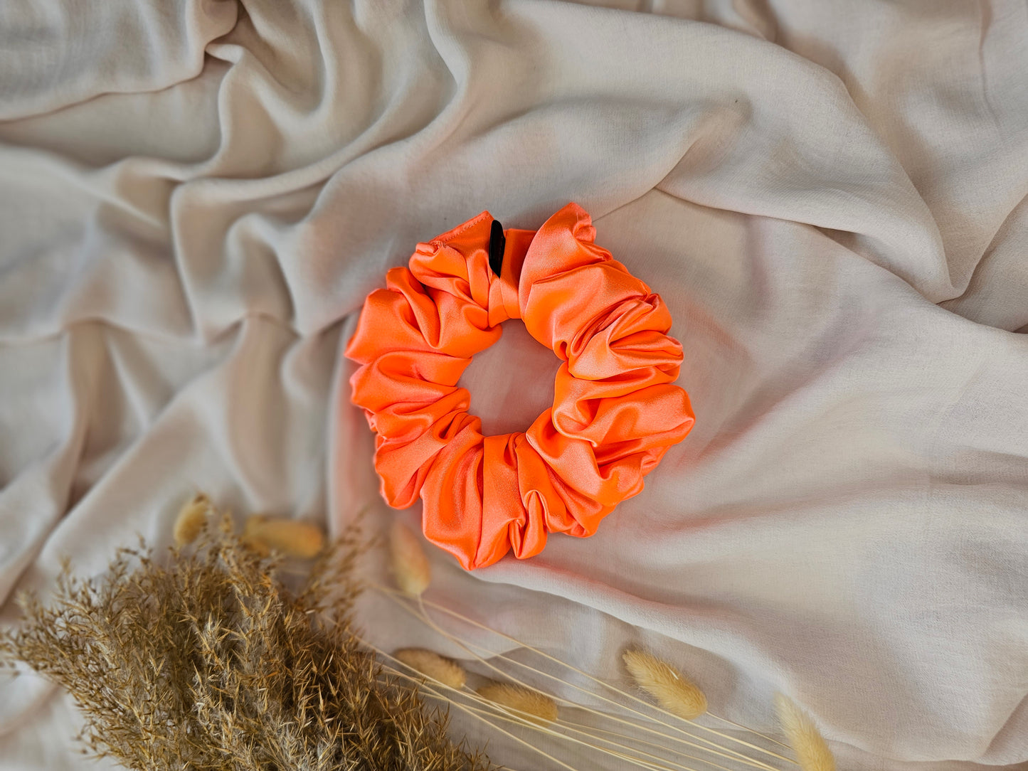 Neon Orange M
